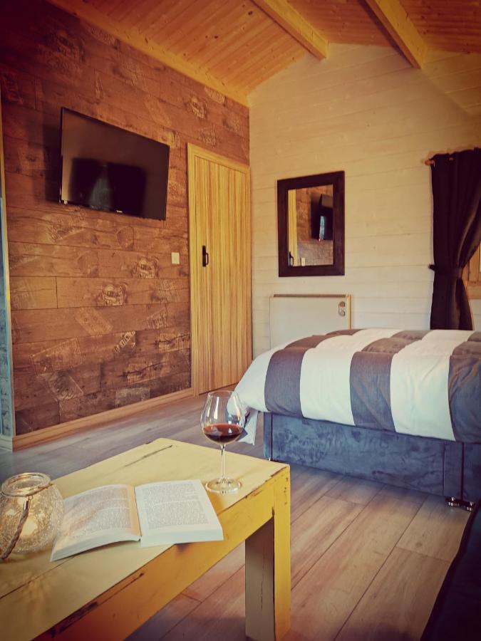 Westport Country Chalets Buitenkant foto