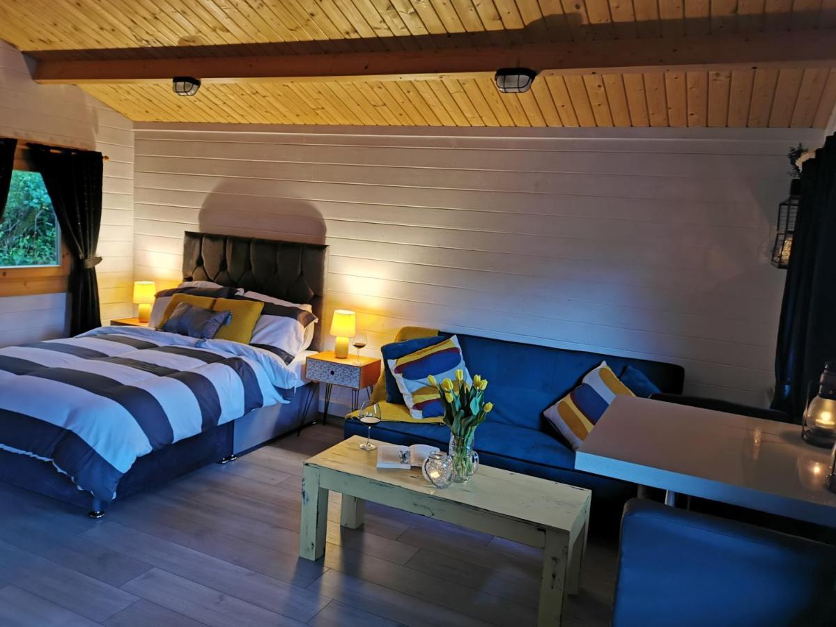 Westport Country Chalets Buitenkant foto